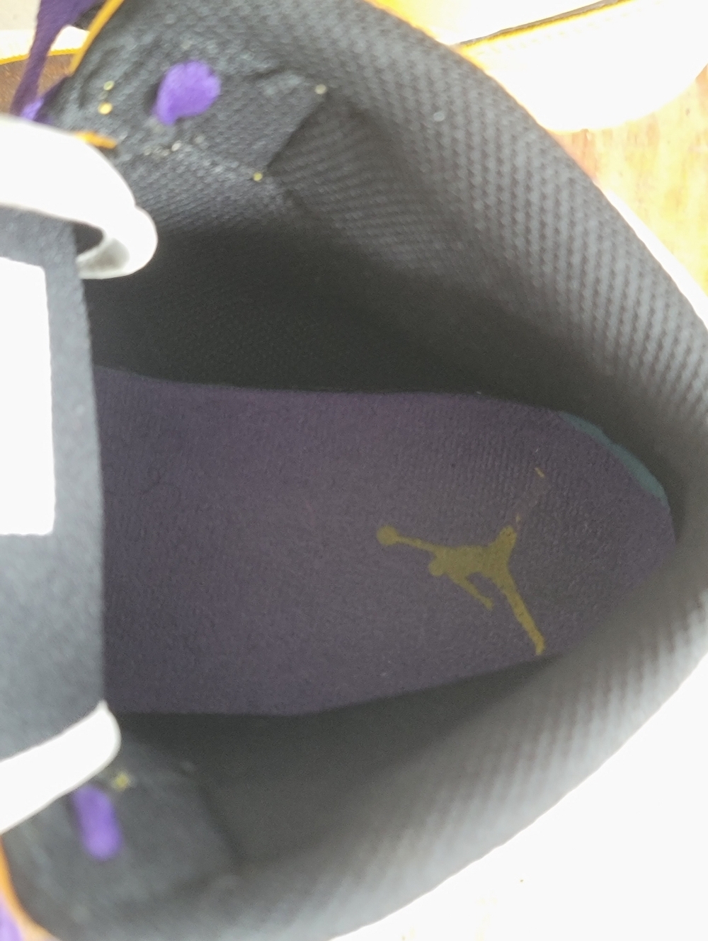 Nike Air Jordan 1 Mid SE Lakers "University Gold/Court Purple"Mens 9.5 - Picture 8 of 15